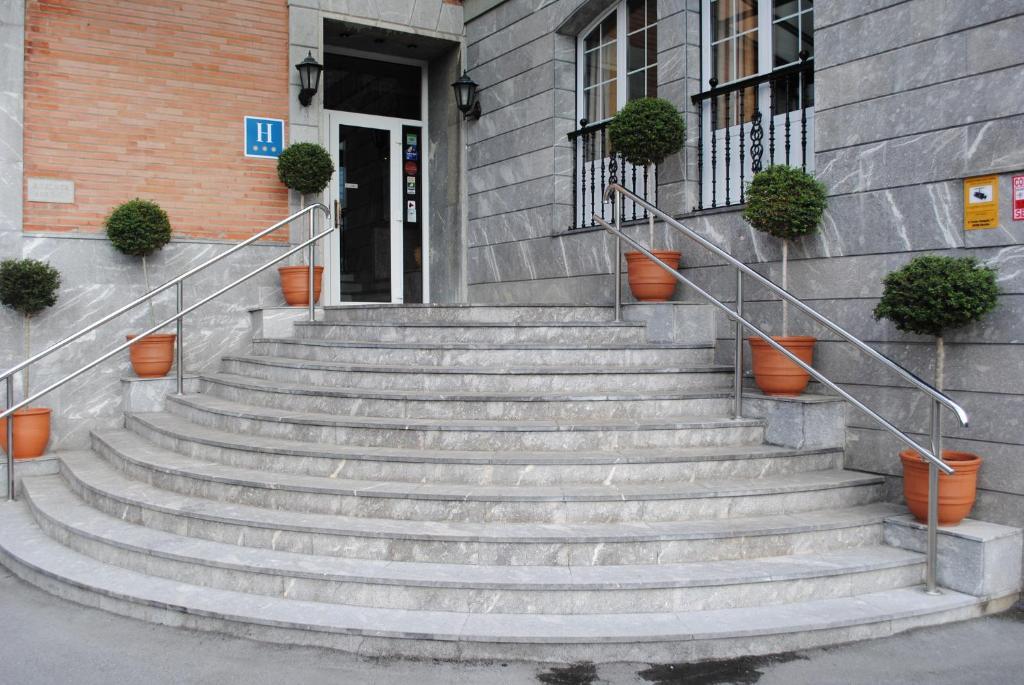 - Adults Only Gernika