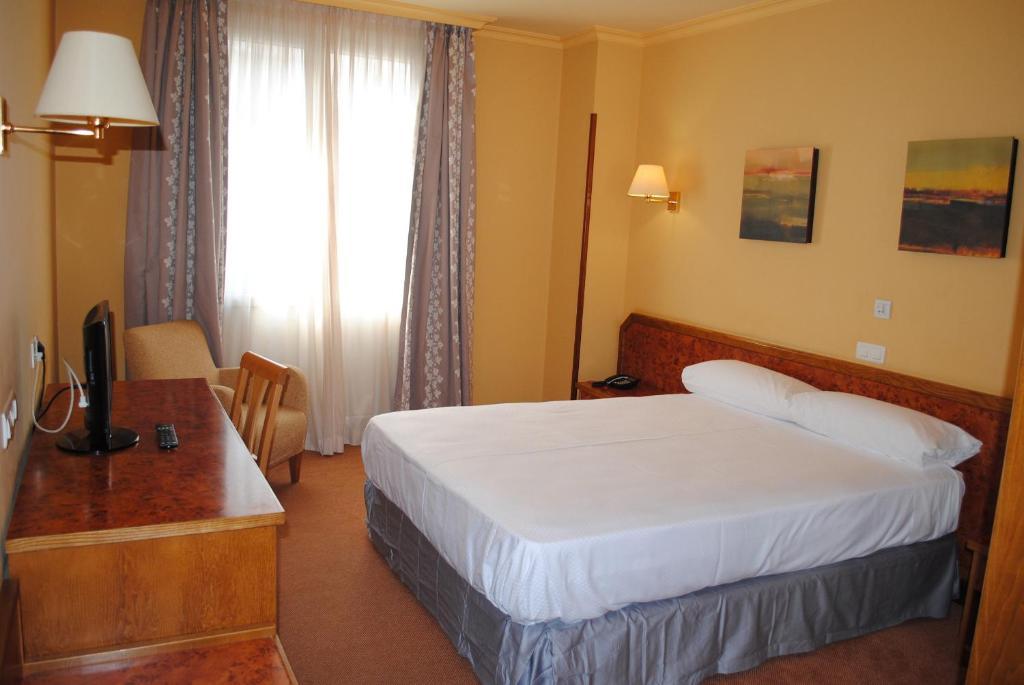 - Adults Only Gernika